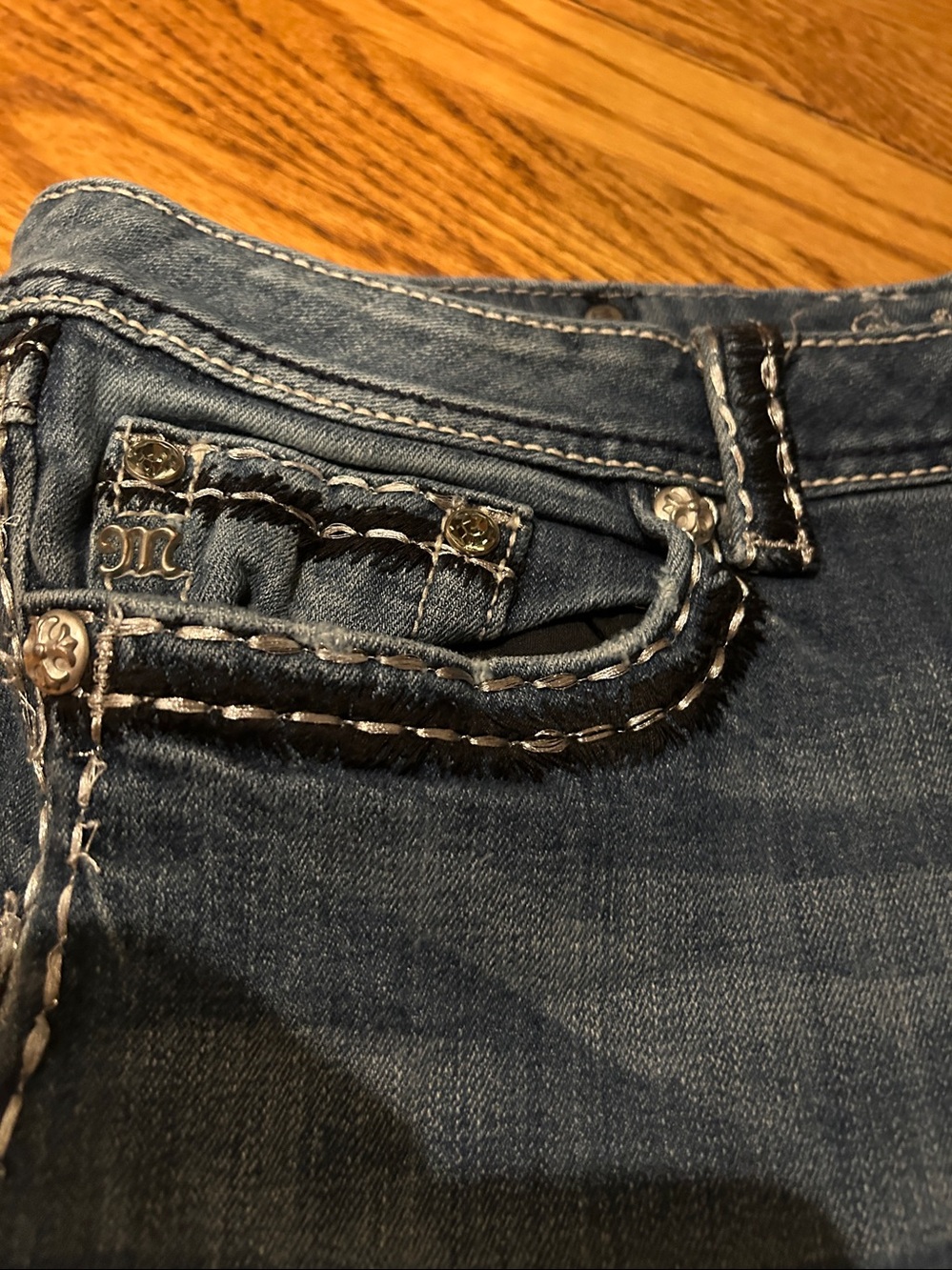 Miss Me Easy Capris Jeans size 34 - Picture 3 of 6